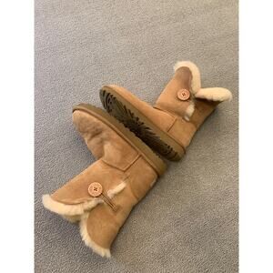 UGG Women US 7 Brown Suede Fur Classic Short Boots